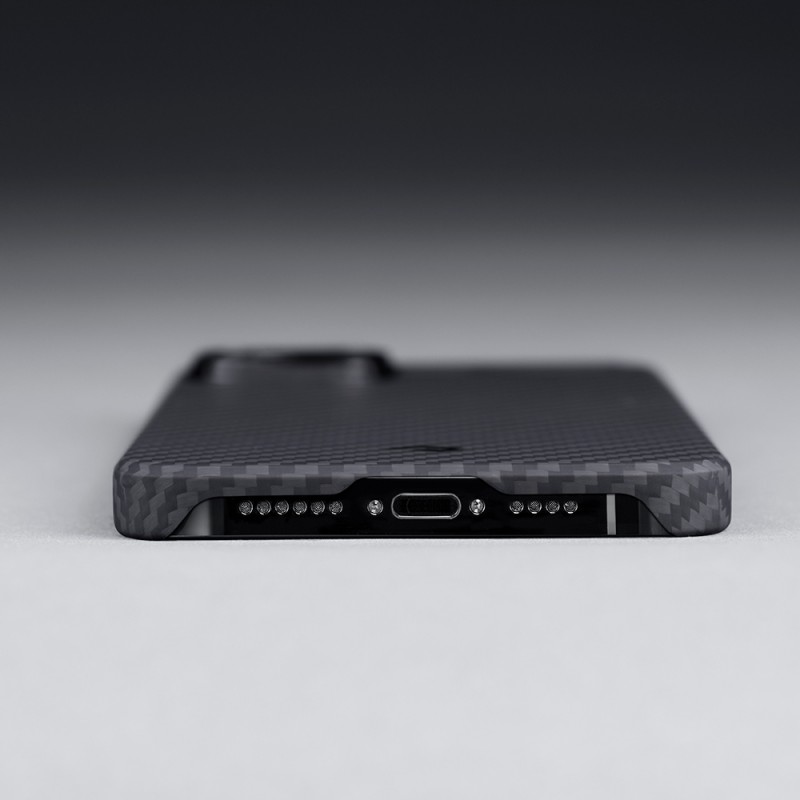 Apple iPhone 14 Kılıf Magsafe Şarj Özellikli 1500D Aramid Fiber Pitaka Ultra-Slim Classic Serisi Black-Grey Twill Kapak