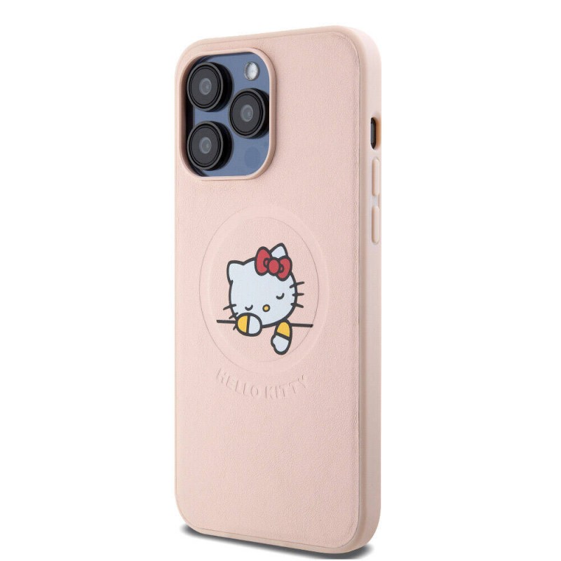 Apple iPhone 15 Pro Max Kılıf Hello Kitty Orjinal Lisanslı Magsafe Şarj Özellikli Baskı Logolu Uyuyan Kitty Deri Kapak